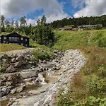 Newer With Beautiful View And 3 Bedrooms ヴォス
