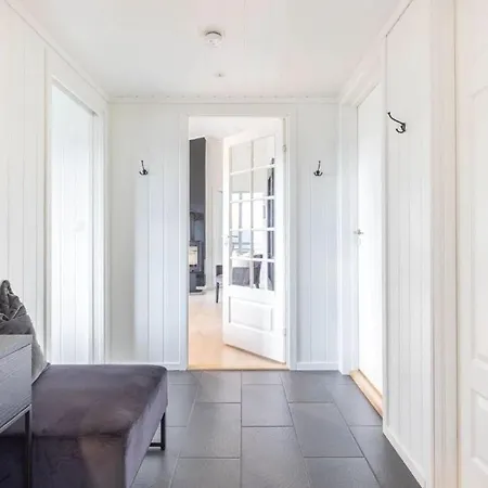 Διαμέρισμα Newer With Beautiful View And 3 Bedrooms Voss