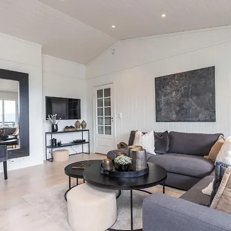 Newer With Beautiful View And 3 Bedrooms * Voss
